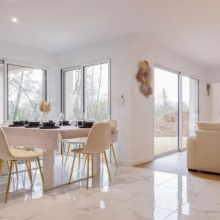 Victoria Villa *